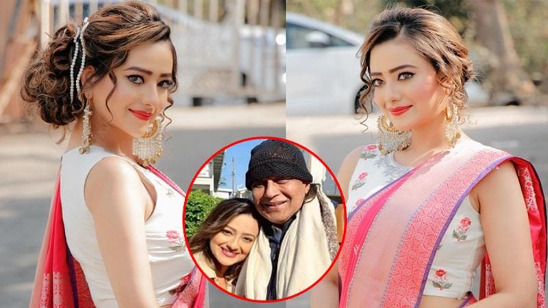 मदालसा की फोटो पर एक शख्स ने कमेंट करते हुए लिखा- ओ माय गॉड बेहद खूबसूरत, हम आपसे बहुत प्यार करते हैं। एक अन्य ने लिखा- आप बहुत खूबसूरत है। वहीं, मदालसा के क फैन्स ने लाल रंग के दिल का इमोज शेयर किया है। 