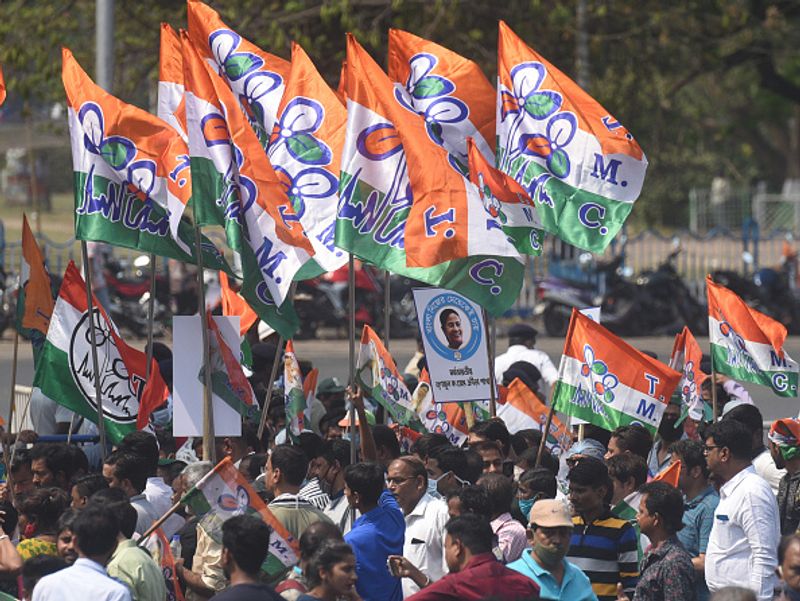 उन्होंने कहा कि पहले चरण के मतदान के लिए कम से कम 32,432 लोग डाक मतपत्रों के जरिए से मतदान करने के पात्र हैं।