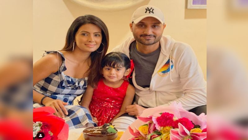 बता दें कि, हरभजन सिंह ने कोरोना के चलते आईपीएल का पिछला सीजन नहीं खेला था, लेकिन के इस सीजन में वह सीएसके नहीं कोलकाता नाइट राइडर्स का प्रतिनिधित्व करेंगे।