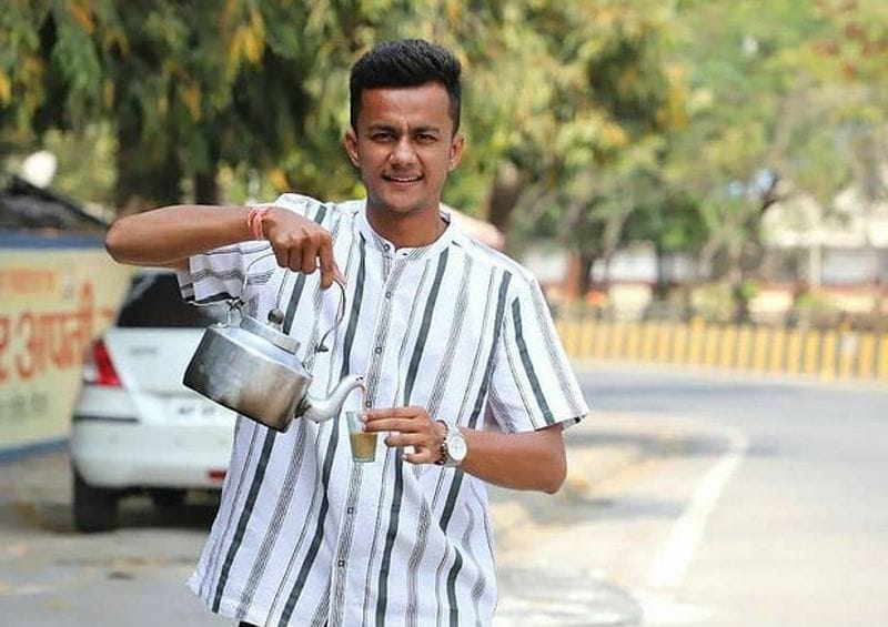 ಅಹಮದಾಬಾದ್ನಲ್ಲಿ ಎಂಬಿಎ ಓದುತ್ತಿದ್ದ ಅವರು ರೆಸ್ಟೋರೆಂಟ್ನಲ್ಲಿ ಪಾರ್ಟ್ಟೈಂ ಕೆಲಸ ಮಾಡುತ್ತಿದ್ದರು. ಈ ಸಮಯದಲ್ಲಿ, ಚಹಾ ಮಾರಾಟಗಾರರೊಂದಿಗೆ ಮಾತನಾಡಿದ ನಂತರ, ಅವರು ಚಹಾ ಅಂಗಡಿಯೊಂದನ್ನು ತೆರೆಯಲು ನಿರ್ಧರಿಸಿದರು.