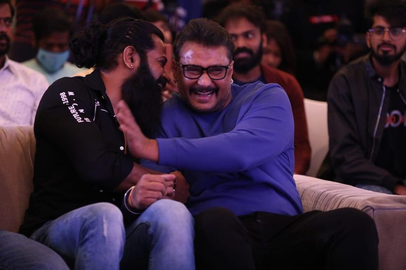 <p> 'ಸಿನಿಮಾ ಚೆನ್ನಾಗಿ ಇದೆ ನೋಡಿ ಅಂತ ನಾವೇ ಉಚಿತವಾಗಿ ಕೊಟ್ರು, ಜನ ನೋಡೋಲ್ಲ. ಕುರುಕ್ಷೇತ್ರ ಕೂಡ ಪೈರೇಸಿ ಆಗಿತ್ತು'</p>