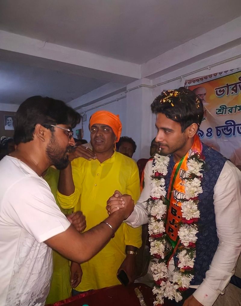<p style="text-align: justify;">তৃণমূলের পর বিজেপিতেও প্রার্থী নিয়ে অনেক জায়গায় অসন্তোষ থাকলেও, যশকে দারুণভাবে স্বাগত জানিয়েছেন গেরুয়া শিবিরের স্থানীয় কর্মীরাও।</p>