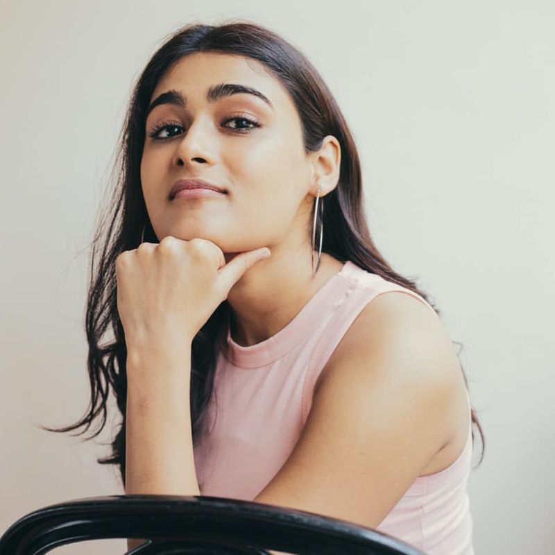 షాలినీ పాండే హాట్ గ్లామర్ ఫోటోలు.