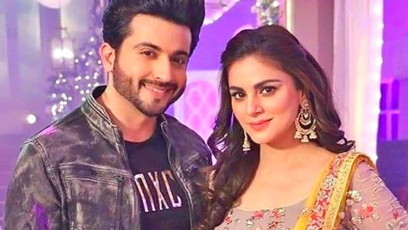 नंबर 5 - कुंडली भाग्य
TRP - 2.6
चैनल - जी टीवी
कुंडली भाग्य टीआरपी लिस्ट में इस हफ्ते पांचवे नंबर पर रहा। शो में धीरज धूपर और श्रद्धा आर्या लीड रोल में हैं। शो की टीआरपी में हर हफ्ते गिरावट देखने को मिल रही हैं। कभी ये शो टीआरपी में नंबर 2 या 3 की पोजिशन में रहता था लेकिन अब इस शो की जगह अब गुम है किसी के प्यार में और इमली ने कब्जा कर लिया है।