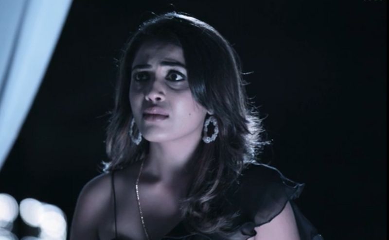 ಹರ್ಷನ ಮುಂದೆ ಪ್ರೀತಿ ಹೇಳಬೇಕೆಂದು ಕೊಂಡಿದ್ದರೂ ಹೀರೊ ವರ್ತನೆಯಿಂದ ಆತನಿಗೆ ತನ್ನ ಮೇಲೆ ಪ್ರೀತಿ ಇಲ್ಲ ಎಂಬುದೂ ವರುಗೆ ಸ್ಪಷ್ಟವಾಗುತ್ತದೆ.