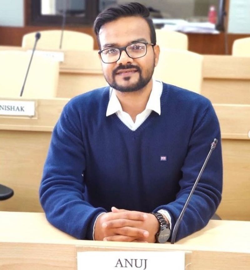 UPSC के फैसले के खिलाफ कोर्ट में की अपील
UPSC के फैसले के खिलाफ अनुज ने केंद्रीय प्रशासन न्याधिकरण (CAT) में अपील दाखिल की। सीएटी ने अंतरिम आदेश जारी कर उन्हें इंटरव्यू देने की अनुमति दे दी परन्तु फाइनल लिस्ट में नाम आने के बावजूद उनका रिजल्ट रोक दिया गया। अनुज बताते हैं कि वह समय उनके लिए सबसे तनावपूर्ण रहा क्योंकि IAS बनने के बावजूद वह सर्विस ज्वाइन नहीं कर सके थे। लेकिन अनुज ने हार नहीं मानी और इस रिजल्ट के खिलाफ कोर्ट में केस फाइल किया। साथ ही एक अन्य साल न बर्बाद करते हुए 2018 की परीक्षा के लिए तैयारी करते रहे।