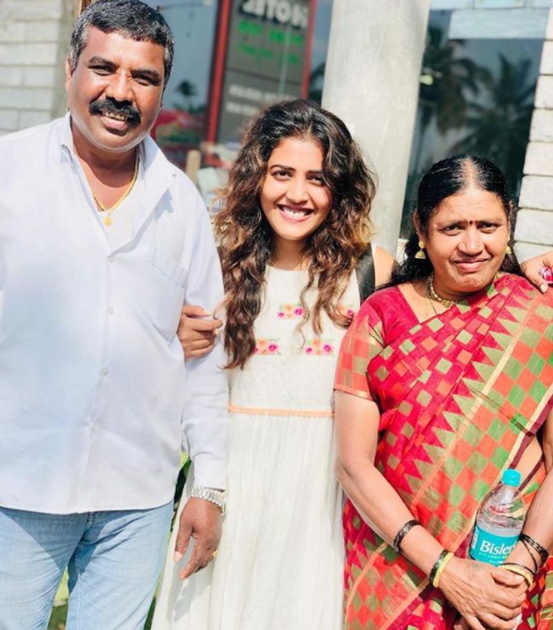<p>ಈ ಫೋಟೋ ಜೊತೆ ಒಂದು ಕ್ಯೂಟ್ ಮೆಸೇಜ್ ಕೂಡಾ ಕೊಟ್ಟಿದ್ದಾರೆ.</p>