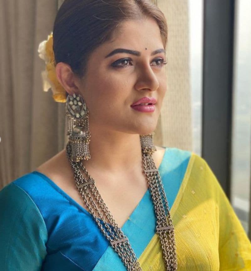 <p>ಬಿಜೆಪಿ ಕಚೇರಿಯನ್ನು ಧ್ವಂಸಗೊಳಿಸಿ ಅಭ್ಯರ್ಥಿಯನ್ನು ಬದಲಾಯಿಸುವಂತೆ ಒತ್ತಾಯಿಸಿ ಬೆಂಕಿ ಹಚ್ಚಿದರು ಎನ್ನಲಾಗಿದೆ.</p>