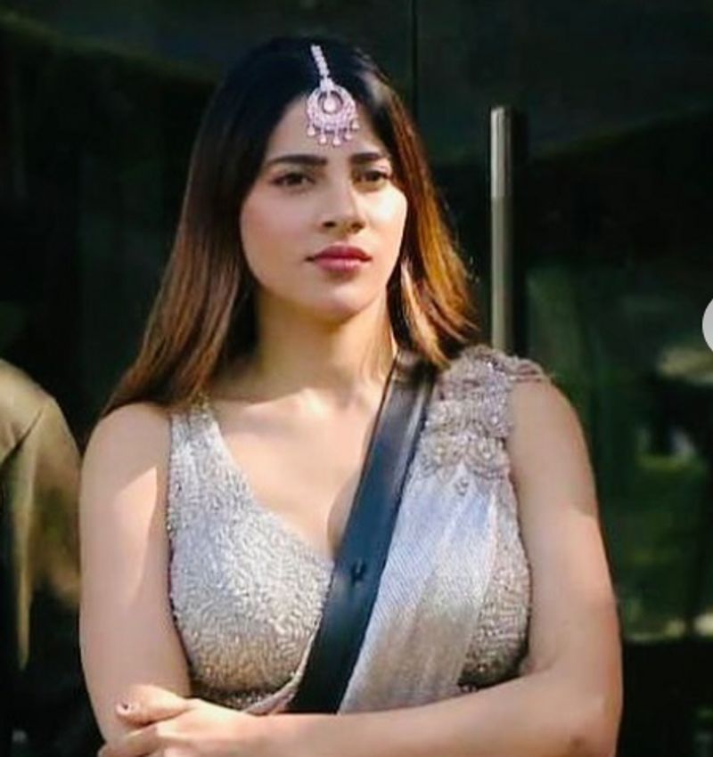 <p>ವೈದ್ಯರ ಸಲಹೆಯ ಮೇರೆಗೆ ಎಲ್ಲಾ ಮುನ್ನೆಚ್ಚರಿಕೆ ಕ್ರಮಗಳು ಮತ್ತು ಔಷಧಿಗಳನ್ನು ತೆಗೆದುಕೊಳ್ಳುತ್ತಿದ್ದೇನೆ ಎಂದು ಅವರು ಇನ್ಸ್ಟಾಗ್ರಾಮ್ ಪೋಸ್ಟ್ನಲ್ಲಿ ಬರೆದಿದ್ದಾರೆ.</p>