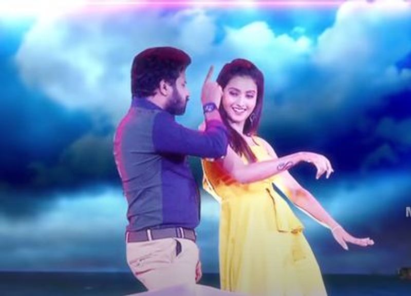 `ఢీ`లో కింగ్స్, క్వీన్స్ టీమ్ లీడర్స్ గా ఉన్న సుడిగాలి సుధీర్, హైపర్ ఆది, రష్మీ గౌతమ్, దీపికా పిల్లి మధ్య ఏదో జరుగుతుందనే వార్తలు వినిపిస్తున్నాయి.