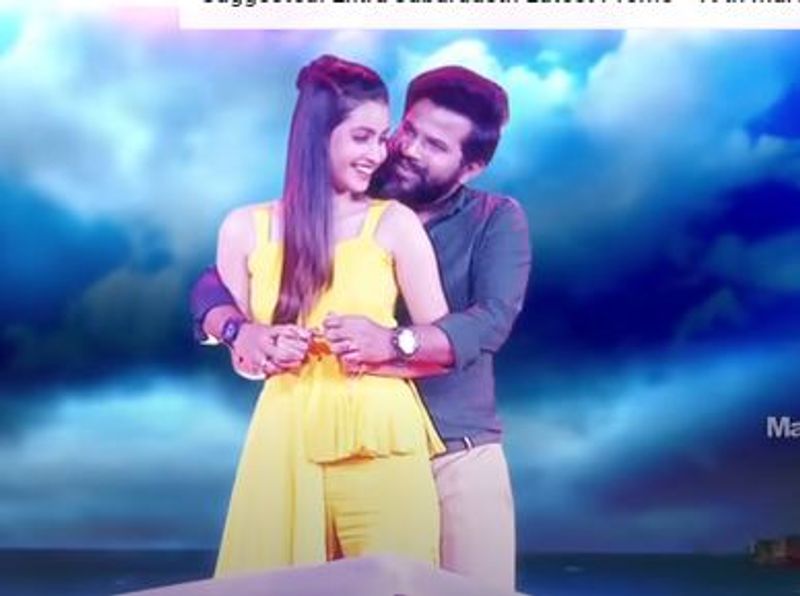 మరోవైపు హైపర్ ఆది, దీపికా పిల్లి సైతం `ఢీ` షోలో రెచ్చిపోతుంటారు. హగ్గులు, ముద్దులు అంటూ తెగిస్తున్నారు. అందరికి షాక్ ఇస్తున్నారు. దీంతో ఈ ఇద్దరు జోడీలు క్రేజ్ కపుల్స్ గా మారిపోయాయి.