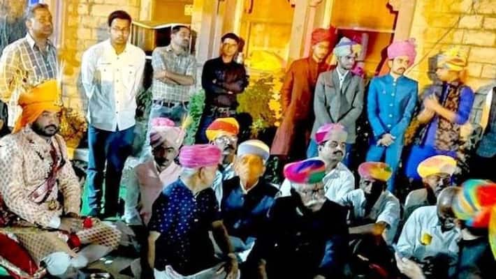 groom returned 11 lakh rupees given in dowry, people said - God give such families to everyone asa groom returned 11 lakh rupees given in dowry, people said - God give such families to everyone asa