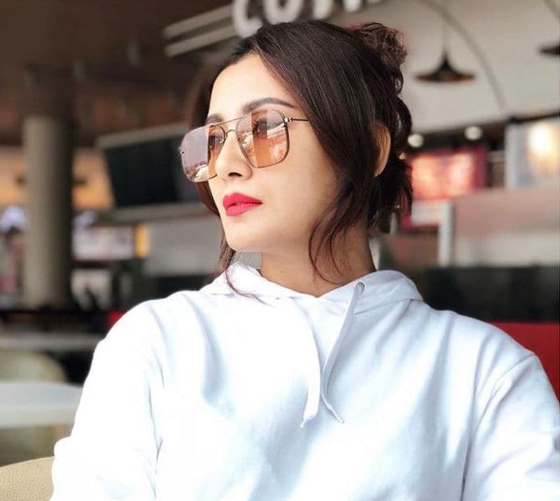 She also mentioned that she took up acting for her survival at an early age in her life. In an interview with Times Now, Rimi said she started working in films since she was a child as she was facing financial issues and called herself a “money making machine”. 