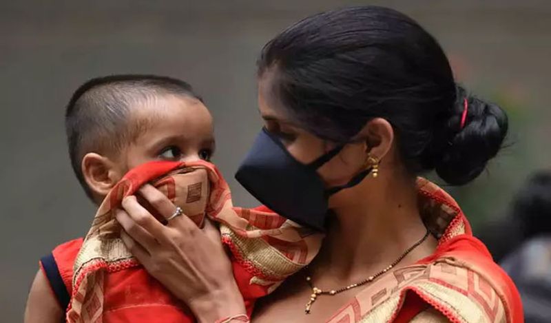 हैप्पीनेस डे पर जारी इस लिस्ट में दुनिया के सबसे ज्यादा नाखुश देशों के टॉप 5 लिस्ट में जगह बनाने की वजह से भारत के कई एक्सपर्ट्स ने चिंता जारी की है। भारत के अलावा जो देश टॉप 5 में शामिल हैं, उनमें अधिकांश गरीबी की मार झेल रहे देश हैं।