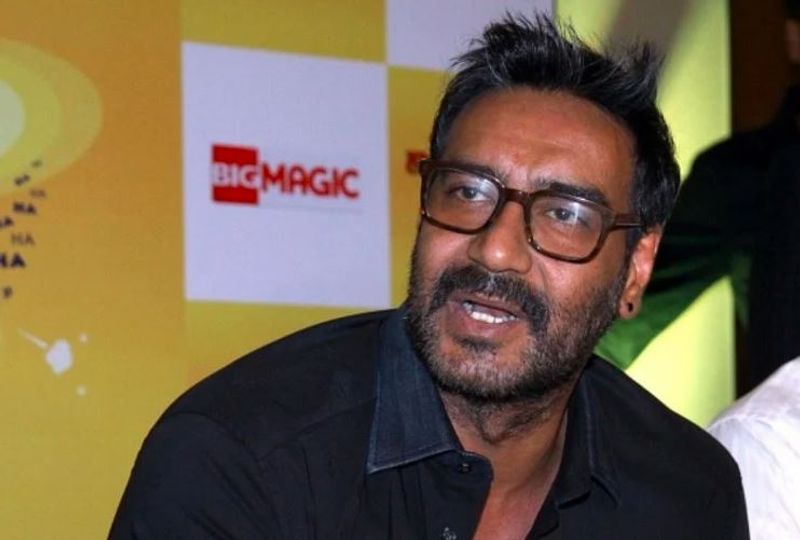 అజయ్ దేవ్గన్ జిమ్ చేయడానికి ఇంటి లోపల జిమ్ కూడా నిర్మించారు. లక్ డౌన్ సమయంలో అతను ఇంటి లోపల అదే జిమ్లో వర్కౌట్ చేశాడు.