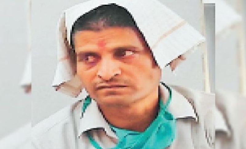 12 मार्च को सागर के पिता उमेद सिंह ने कोमल के पिता सोहनपाल को शादी करने के लिए फोन किया था। उस दौरान आरोपी ने अपने किसी रिश्तेदार की मौत का बहाना बना दिया। कहने लगे कि कुछ दिन बाद शादी करेंगे। फिर एक दिन बाद कोमल ने सागर को कॉल करके कहा- उसके पिता और चाचा किसी की हत्या करने की साजिश रच रहे हैं। मां और भाई घर पर नहीं हैं। मुझे बहुत डर लग रहा है और दो दिन बाद सागर के पास कोमल की हत्या की खबर आ गई। (आरोपी पिता सोहनपाल)