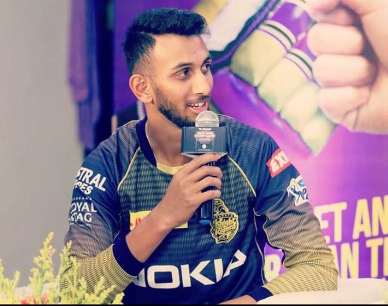 আসন্ন ইংল্যান্ডের বিরুদ্ধে যে তিন ম্যাচের ওয়ান ডে সিরিজ রয়েছে তার জন্য ১৮ জনের ভারতীয় দল ঘোষণা করেছে বিসিসিআই। সেখানেই জায়গা পেয়েছে কর্ণাটক ও কেকেআরের এই পেসার।