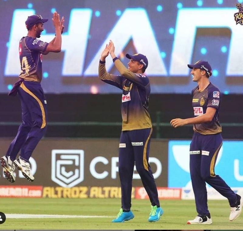 ২০১৯ সালে আইপিএলের একটি ম্যাচে বোলিং করতে দেখে ওঁর সম্পর্কে বিরাট কোহলী বলেছিলেন, “২০২১ সালের টি-টোয়েন্টি বিশ্বকাপে এই ছেলেটা আমাদের দলের বিস্ময় হতে পারে। অসাধারণ বোলার।”