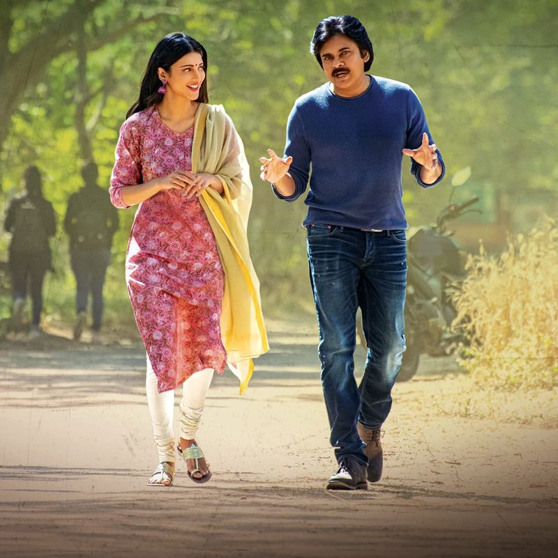 ఇదిలా ఉంటే తన మల్టీఫ్లెక్స్ ప్రారంభించడానికి పవన్ ని వాడుకోబోతున్నాడట విజయ్ దేవరకొండ. పవన్ నటించిన `వకీల్ సాబ్` చిత్రంతోనే తమ థియేటర్ని ఓపెన్ చేయాలని భావిస్తున్నారు.