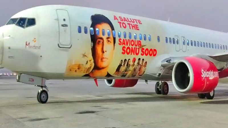 <p>একাই কাঁধে তুলে নিয়েছিলেন হাজার হাজার মানুষের দ্বায়িত্ব। সাধ্যমত চেষ্টা করেছিলেন মানুষের বিপদে পাশে দাঁড়াতে। </p>