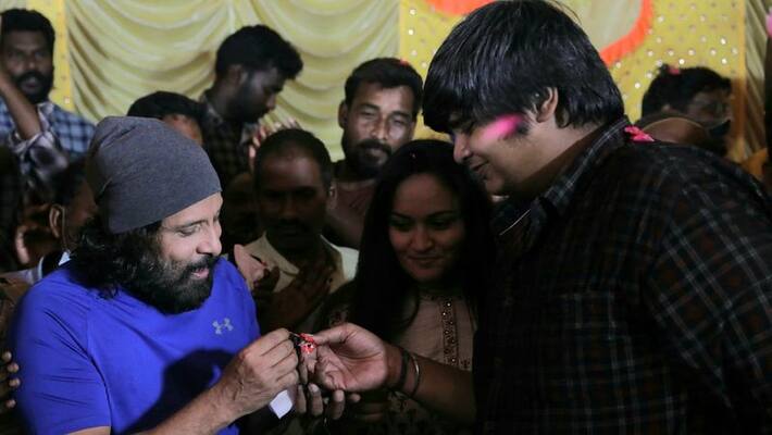 karthick suburaj celebrate him birthday in vikram 60 shooting spot karthick suburaj celebrate him birthday in vikram 60 shooting spot