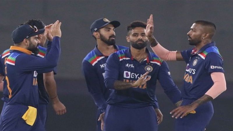 Virender Sehwag, Ashish Nehra announced T20 World cup Cricket team CRA