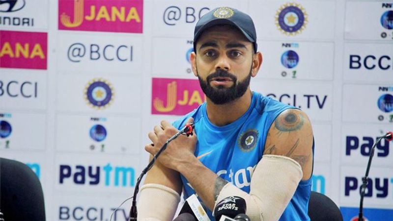 <p>১৪১৯২ রানের মধ্যে সচিন টেস্টে ঘরের মাঠে রান করেছেন ৭২১৬৷ আর এখনও পর্যন্ত কোহলি করেছেন ৩৭৩০৷ ওয়ান ডে ক্রিকেটে সচিন করেছেন ৬৯৭৬ রান৷ যার মধ্যে রয়েছে ২০টি সেঞ্চুরি এবং ৩৮টি হাফ-সেঞ্চুরি৷ অন্য দিকে কোহলি ওয়ান ডে ক্রিকেটে করেছেন ১৯টি সেঞ্চুরি ও ২৪টি হাফ-সেঞ্চুরিসহ ৪৯২১ রান৷<br />
</p>
