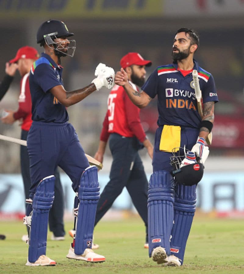 শেষে নির্ধারিত ২০ ওভারে ২২৪ রানের পাহাড় প্রমাণ স্কোর করে ভারতীয় দল। উইকেটে পড়ে মাত্র ২। ইংল্যান্ডকে ২২৫ রানের বিশাল টার্গেট দিয়া বিরাট কোহলির দল।