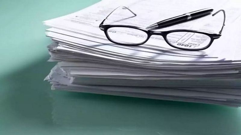 इस स्कीम में निवेश करने से पहले खुद फैसला लेने की जगह किसी विशेषज्ञ की सलाह लेना चाहिए। आमतौर पर निवेशक म्यूचुअल फंड्स चुनने में सभी बिंदुओं को ठीक से नहीं समझ पाते हैं। इसलिए एक्सपर्ट्स की सलाह कारगर साबित होती है। (फाइल फोटो)