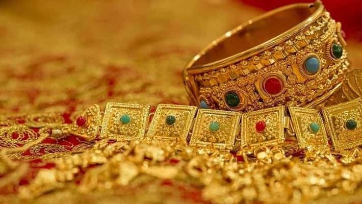 Gold Price The price of gold has fallen drastically immediately check the rate of gold and go for jewelry shopping MKA