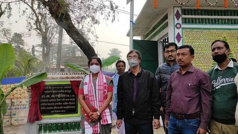डॉ. प्रिया की इस अनूठी पहल से 17 फीट लंबा और 9 फीट चौड़ा पब्लिक टॉयलेट बनाया गया है। इसे दो भागों में बांटा गया है, ताकि महिला और पुरुष अलग-अलग इस्तेमाल कर सकें।