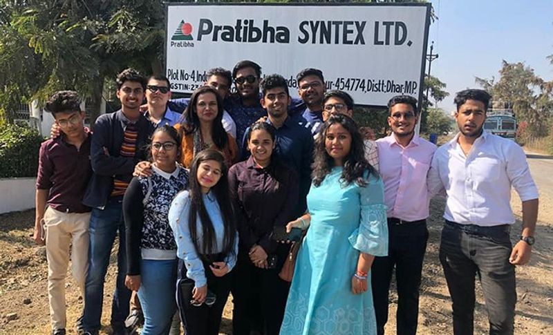 कंपनी के मालिक एस.के.चौधरी ने बताया कि हम चाहते हैं कि हमारे कर्मचारी कंपनी से न केवल प्रोफेशनल बल्कि इमोशनल तरीके से भी जुड़े रहें। उनको ऐसा नहीं लगना चाहिए कि यहां वह नौकरी करते हैं। उनकी सोच एक परिवार की तरह होनी चाहिए। एक परिवार के सदस्य की तरह यहां पर काम करने की ईमानदारी और जिम्मेदारी होनी चाहिए। इसलिए हमने उनके सालों को सपने को पूरा करने के लिए यह काम किया है।