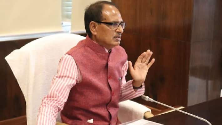 madhya pradesh corona alert cm shivraj singh chouhan big announcement holi will have to be celebrated at home KPR madhya pradesh corona alert cm shivraj singh chouhan big announcement holi will have to be celebrated at home KPR