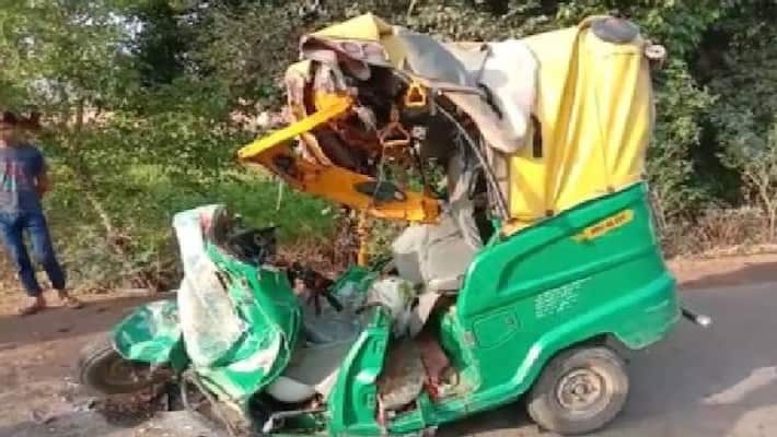 Gwalior road accident claims 12 women among 13 lives; CM Chouhan announces compensation-dnm Gwalior road accident claims 12 women among 13 lives; CM Chouhan announces compensation-dnm