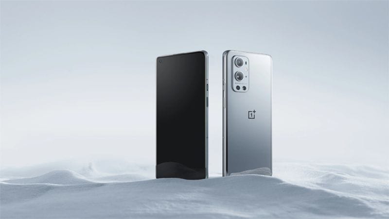 OnePlus 9 और OnePlus 9 Pro के फीचर्स की बात करें तो इसमें क्वॉलकॉम स्नैपड्रैगन 888 प्रोसेसर, 16MP सेल्फी कैमरा और 65W फास्ट चार्जिंग सपोर्ट के साथ 4,500mAh की बैटरी दी जा सकती है। इसके साथ ही 120Hz डिस्प्ले और 48MP प्राइमरी कैमरा और 50MP अल्ट्रा-वाइड एंगल कैमरा भी दिया जा सकता है।