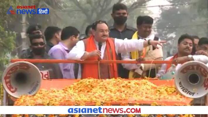BJP national president JP Nadda asks to make way for an ambulance amid a packed roadshow in West Midnapore KPZ BJP national president JP Nadda asks to make way for an ambulance amid a packed roadshow in West Midnapore KPZ