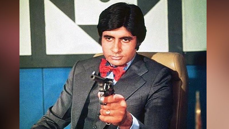 उन्होंने बताया था- डॉन के इस गाने की शूटिंग के लिए चाइना क्रीक से महबूब स्टूडियो पहुंचा था। मुझे नंगे पैर डांस करना था, लेकिन छाले की वजह से चलना भी मुश्किल हो रहा था। फिर डॉक्टर को बुलाया गया, उन्होंने मुझे एनेस्थीसिया इंजेक्शन दिया। इसके बाद इसे शूट करने लिए 4-5 दिन काम किया।
