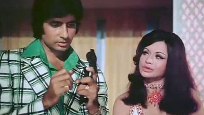 आपको बता दें कि डॉन फिल्म पूरी होने के बाद ये गाना फिल्म में जोड़ा गया था। पहले यह गाना देव आनंद की फिल्म बनारसी बाबू के लिए था। लेकिन बाद में देव आनंद ने इस गाने को फिल्म से हटवा दिया। डॉन फिल्म पूरी होने पर डायरेक्टर ने इसका प्रीमियर रखा, जहां इंडस्ट्री के सभी बड़े कलाकार आए। 