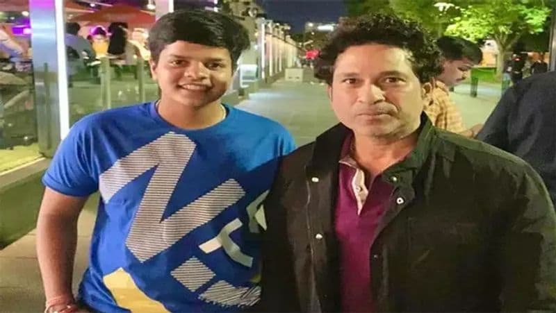 24 सितंबर 2019 को साउथ अफ्रीका के खिलाफ भारत के लिए डेब्यू करने वाली शेफाली सबसे कम उम्र की महिला है। उन्होंने कम उम्र में डेब्यू करके मास्टर-ब्लास्टर सचिन का रिकॉर्ड भी तोड़ था। शेफाली ने जब भारतीय टीम में डेब्यू किया तो उनकी उम्र 15 साल 7 महीने और 27 दिन थी, जबकि सचिन ने जब डेब्यू किया था तो उनकी उम्र 16 साल थी।