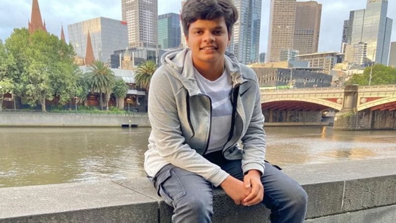 हालांकि शेफाली का इंटरनेशनल क्रिकेट खेलने तक का सफर कई सारी मुश्किलों से भरा रहा है। टीम इंडिया की इस महिला खिलाड़ी को लड़का बनकर क्रिकेट की ट्रेनिंग लेनी पड़ी थी।