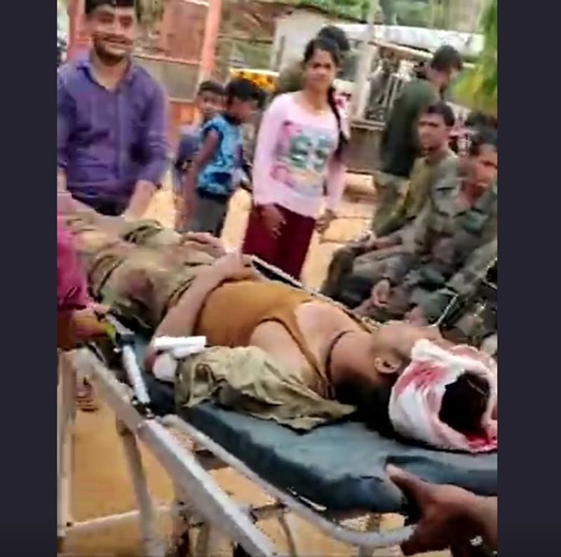 करंट लगने के बाद गाड़ी दूर जा गिरी। ज्यादातर जवान बेहोश और गंभीर रूप से घायल हो गये थे। इसके बाद किसी को कुछ याद नहीं है थोड़ी देर बाद हम सभी हास्पिटल में थे।
