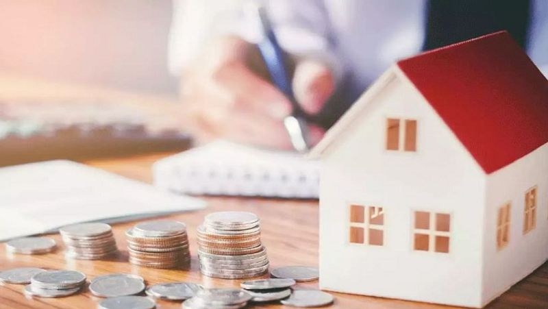 इनकम टैक्स डिपार्टमेंट के सेक्शन 80EE के तहत भी टैक्स में छूट लिया जा सकता है। 2016-17 में इस डिडक्शन को फिर से लाया गया था, ताकि पहली बार घर खरीदने वालों को फायदा मिल सके। जिन करदाताओं ने 2016-17 में होम लोन लिया था, उन्हें 80EE के तहत अतिरिक्त 50 हजार रुपए पर टैक्स छूट मिलती है। (फाइल फोटो)