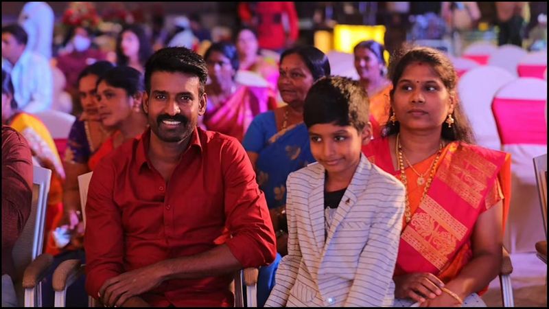 இவரது குடும்ப விசேஷத்தில், நடிகர் சூரி, விமல், பிக்பாஸ் ஷக்தி உள்ளிட்ட பலர் கலந்து கொண்டு ஆர்.கே.சுரேஷ் - மாதவி தம்பதிகளை வாழ்த்தியுள்ளனர்.