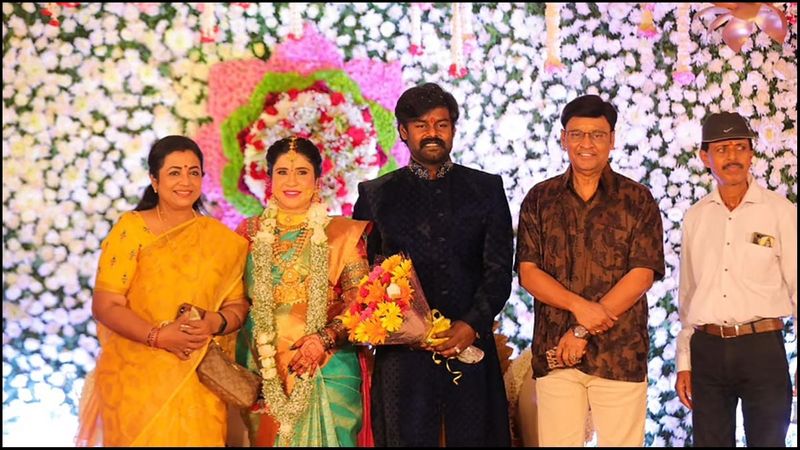 இதுற்குறித்த புகைப்படங்களும் தற்போது சமூக வலைத்தளத்தில் ரசிகர்களால் அதிகம் பார்க்கப்பட்டு வருகிறது.