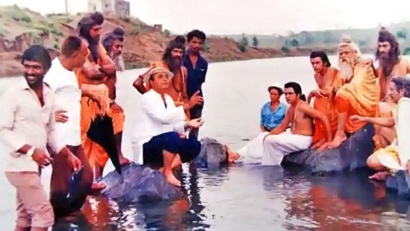 बता दें कि 2020 में लॉकडाउन के बीच शुरू हुई ‘रामायण’ ने TRP के मामले में पिछले पांच सालों के सारे रिकॉर्ड तोड़ दिए थे। 
