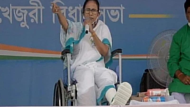 Mamata Banerjee said, “A new party has come after having a deal with the BJP. It suddenly sprang from the BJP. The BJP has sent them with money to cut minority votes so that the BJP can benefit in the election. But the people of Bengal will not allow that to happen.”
