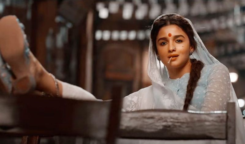 সদ্যই সঞ্জয় লীলা বনশালি পরিচালিত গাঙ্গুবাই কাথিয়াওয়াড়ি শ্যুটিং শেষ করেছেন আলিয়া। এবং প্রায় ২ বছর পর শেষ হয়েছে ছবির শুটিং।