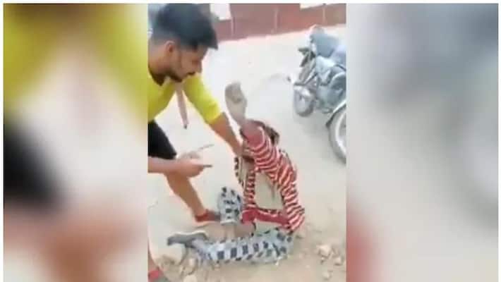 Man Thrashed In Delhi, Forced To Chant Anti-Pak Slogans Man Thrashed In Delhi, Forced To Chant Anti-Pak Slogans