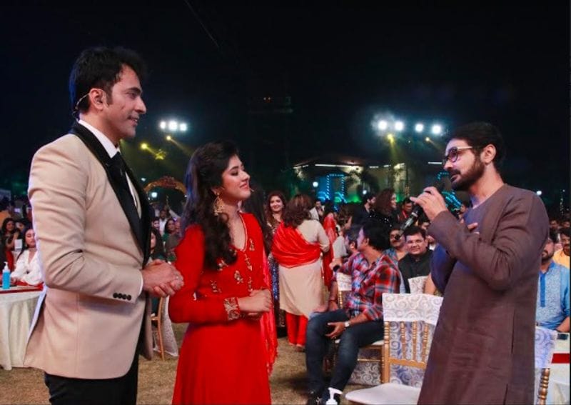 <p>প্রতিবছরের মত এবছরও জি বাংলা নিয়ে এলো সোনার সংসার। প্রতিটা ধারাবাহিকের চরিত্রদের নিয়ে এক ভরপুর বিনোদনের মজাটি সন্ধ্যা। </p>