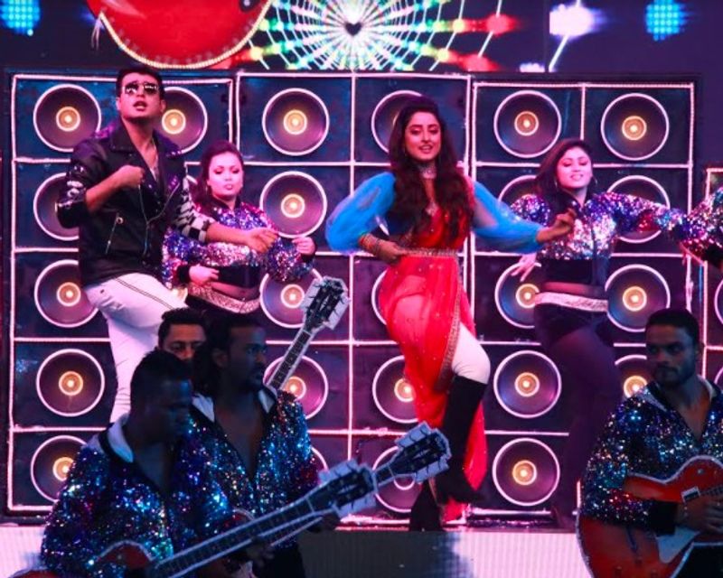<p>এদিন প্রিয় ধারাবাহিক থেকে শুরু করে, প্রিয় তারকা, অভিনেতা-অভিনেত্রী সকলকেই পুরষ্কৃত করা হবে। </p>
